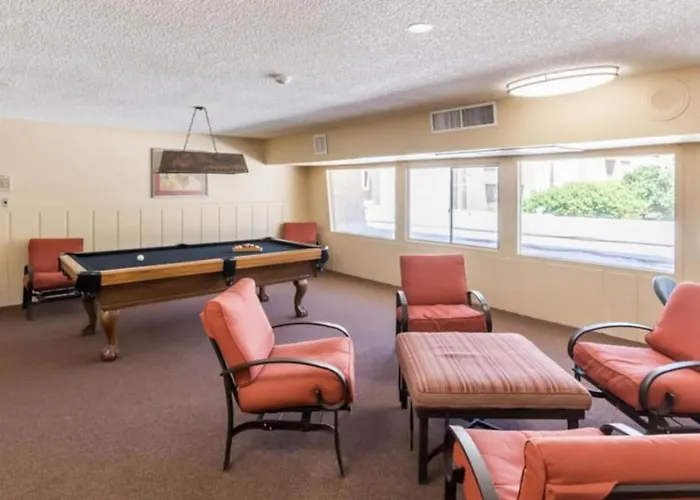 Ferienhaus Walk To Old Town. Heated Pool. Hot Tub. Gym.